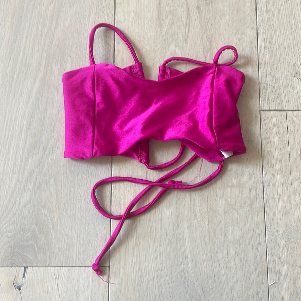 Tiger Friday Radiance Viva Crop CL